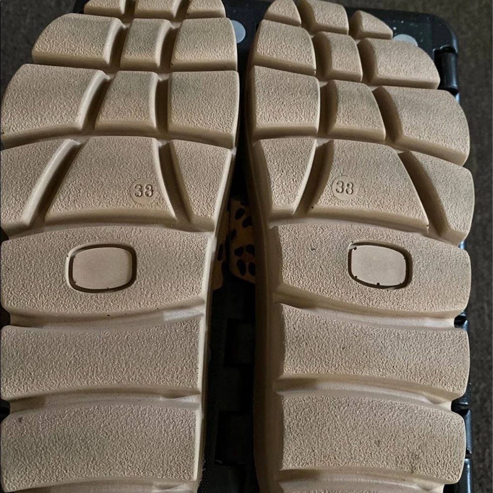Fantasy Sandals - Picture 11 of 11
